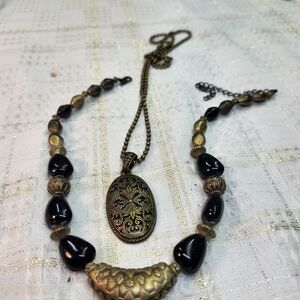 2 Necklaces Source Unknown Black and Gold Women's Necklace Set